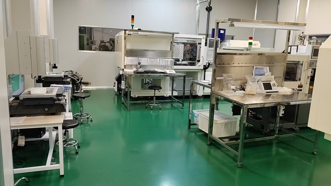 Clean room workstations